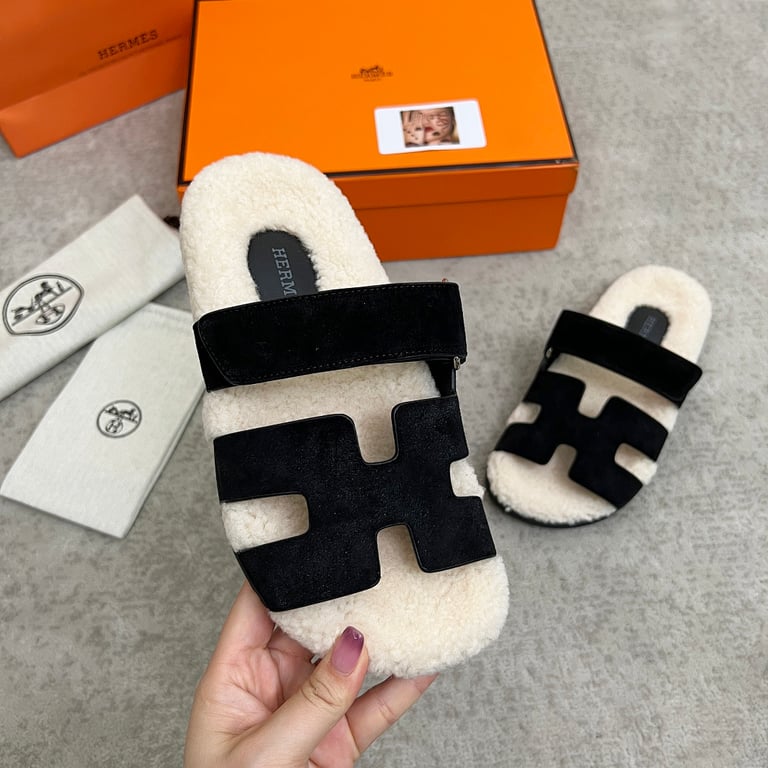 Hermès Chypre Sandals Black Suede Shearling - 7