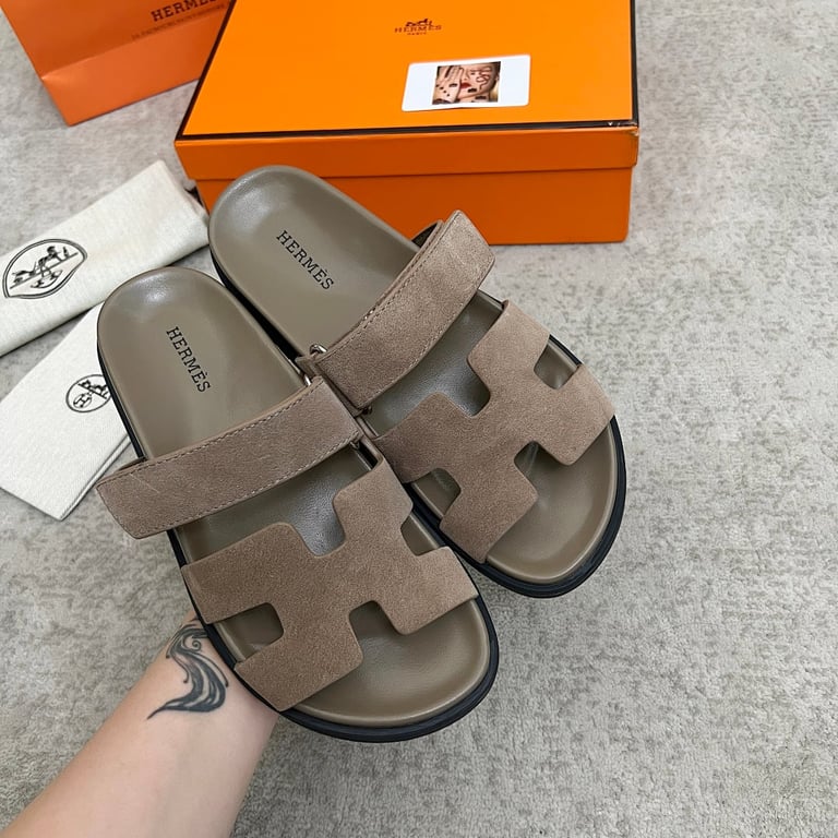 Hermès Chypre Sandals Taupe Suede - 2