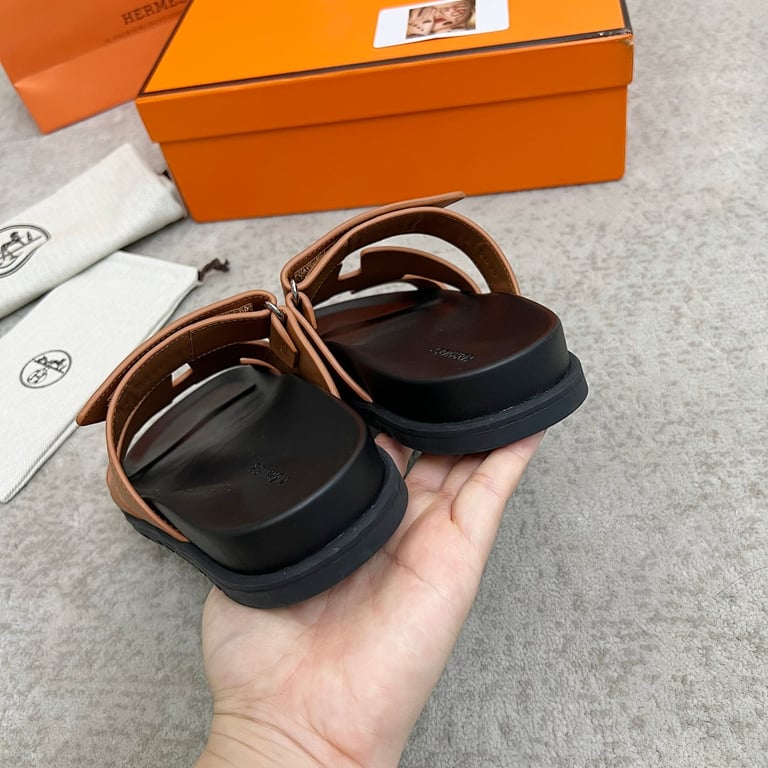 Hermès Chypre Sandals Tan Black - 3