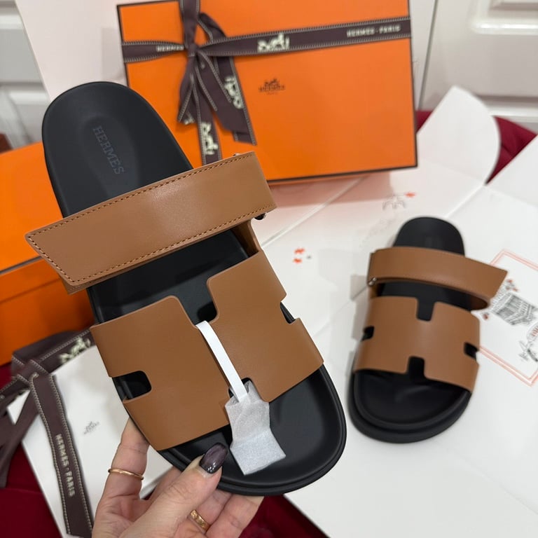 Hermès Chypre Sandals Tan Black - 4