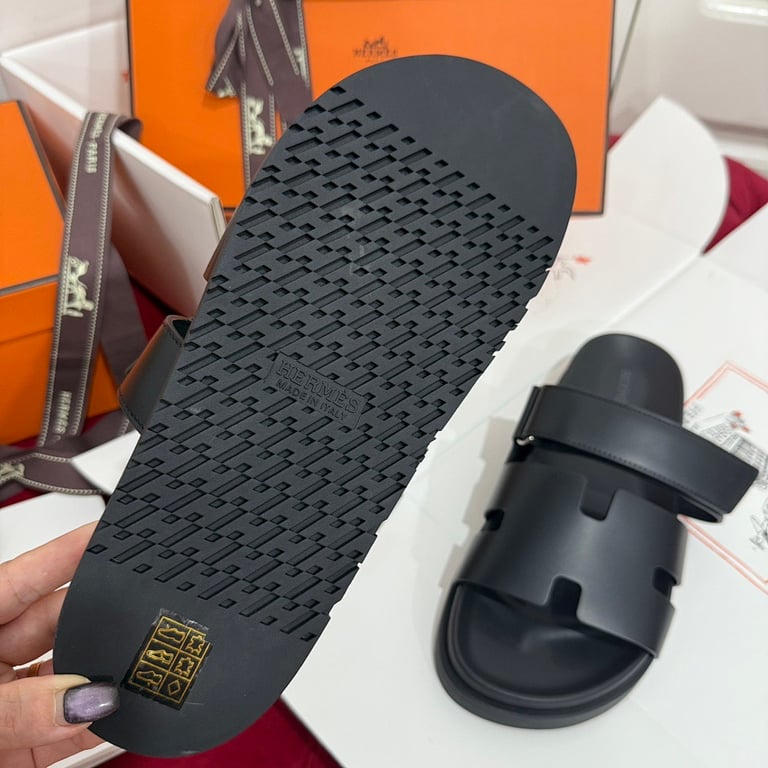 Hermès Chypre Sandals Black - 9