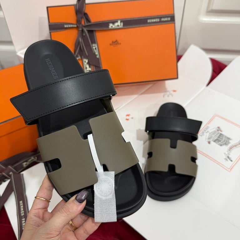 Hermès Chypre Sandals Black Khaki - 3