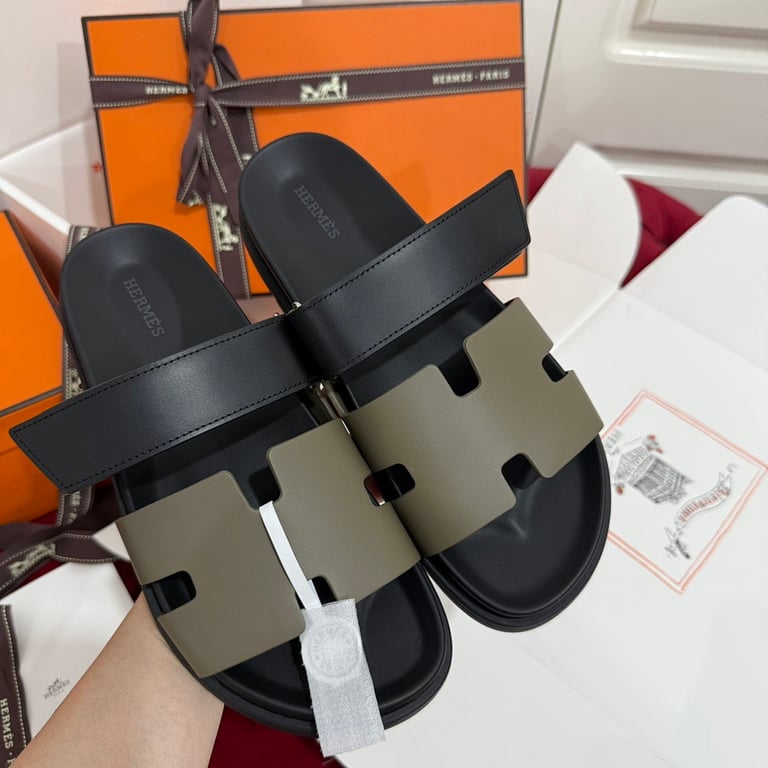 Hermès Chypre Sandals Black Khaki - 4