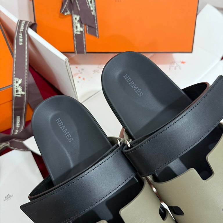 Hermès Chypre Sandals Black Khaki - 6