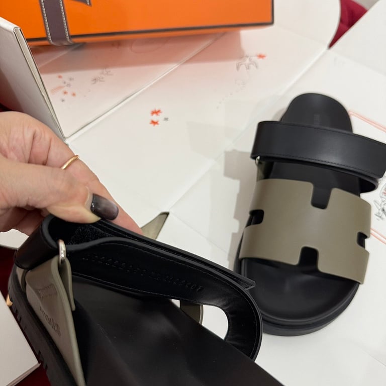Hermès Chypre Sandals Black Khaki - 8