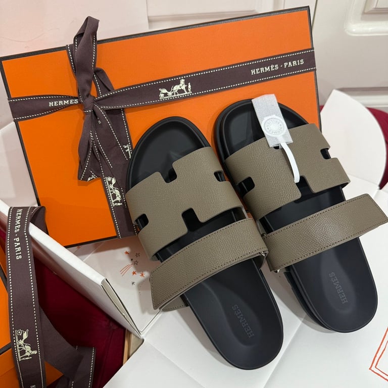 Hermès Chypre Sandals Taupe - 2