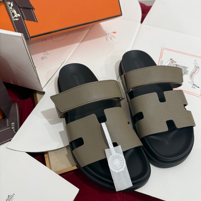 Hermès Chypre Sandals Taupe - 3