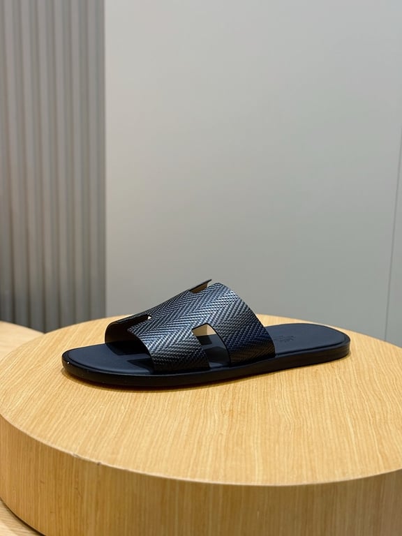 Hermès Izmir Sandals Black Textured Leather - 2