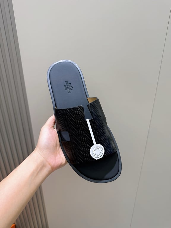 Hermès Izmir Sandals Black Textured Leather - 4