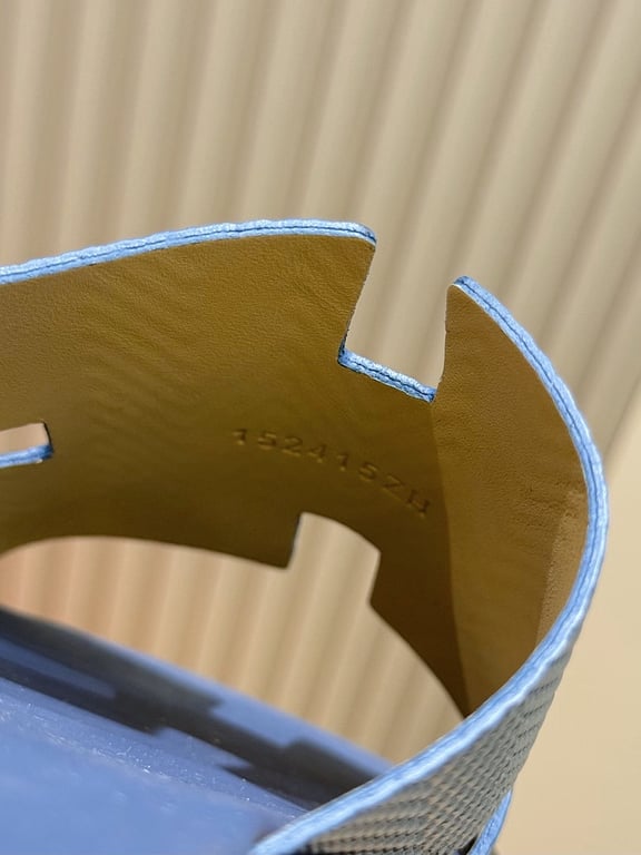 Hermès Izmir Sandals Blue Textured Leather - 8