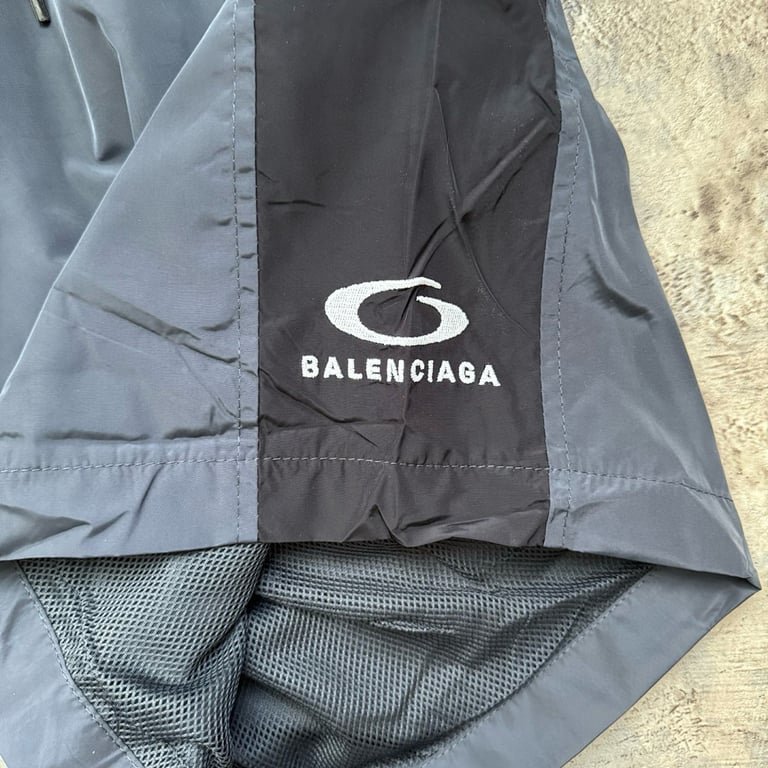 Balenciaga Unity Logo Nylon Shorts Grey - 8