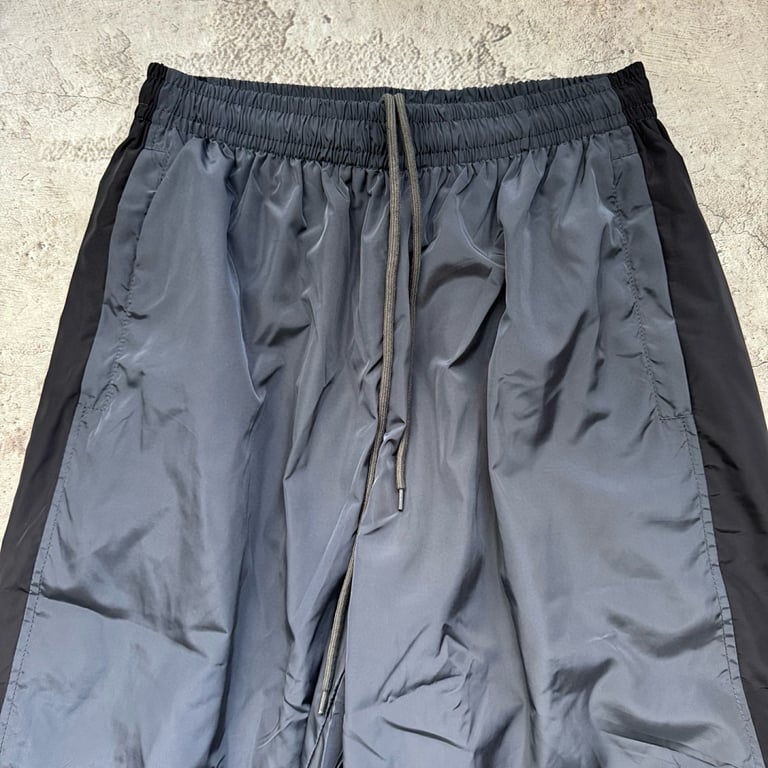 Balenciaga Unity Logo Nylon Shorts Grey - 10