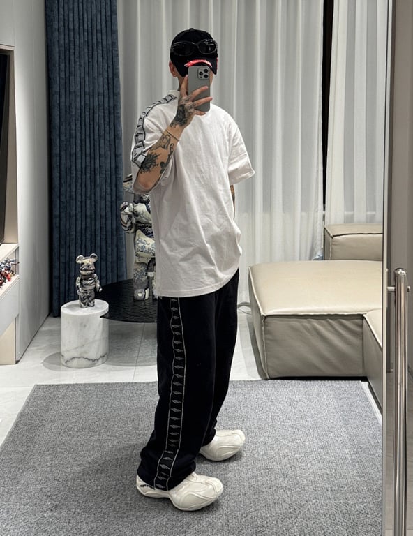 Balenciaga Side Stripe T-Shirt 33132-90L - 4