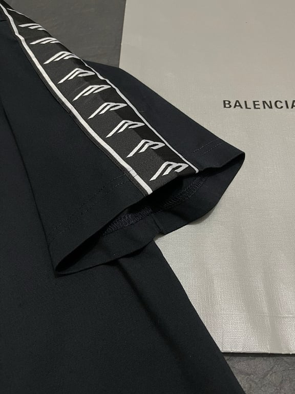 Balenciaga Side Stripe T-Shirt 33132-90L - 10