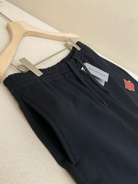 Balenciaga Caution Graphic Shorts - 17