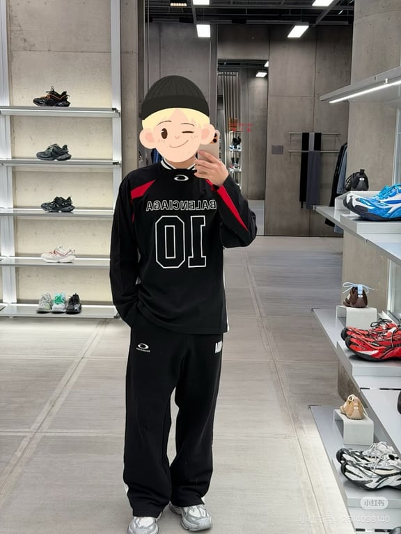 Balenciaga 10 Sporty Long Sleeve Black - 3