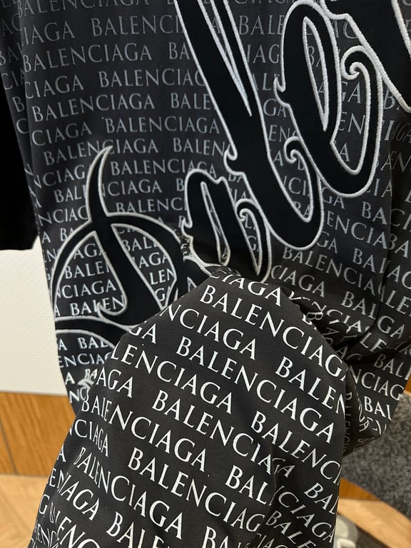 Balenciaga All-Over Logo Script T-Shirt - 8