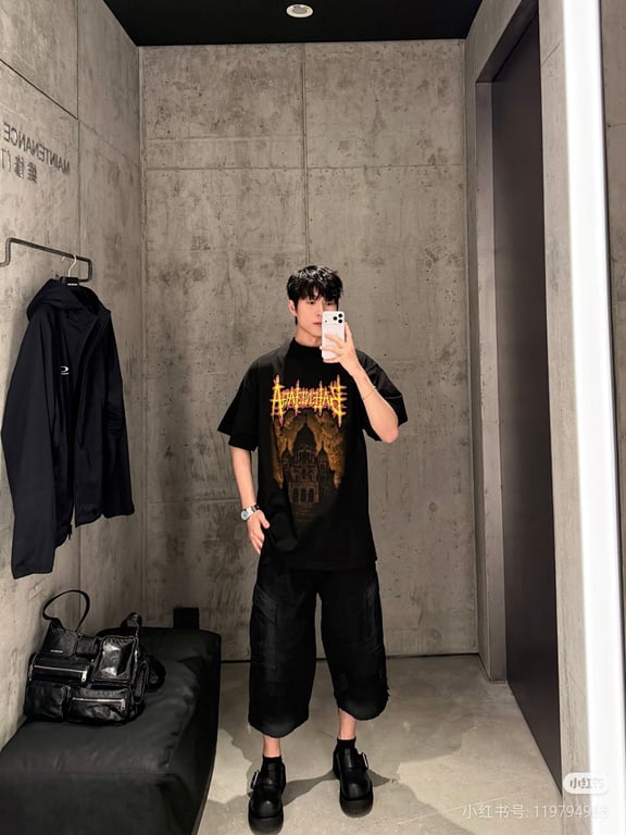 Balenciaga Metal Logo Cathedral Graphic Tee - 6
