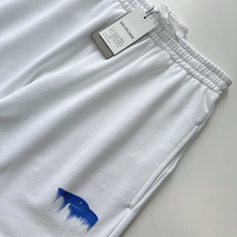 Balenciaga Spray Logo Sweat Shorts White - 10