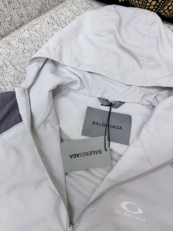 Balenciaga Two-Tone Windbreaker and Shorts Set - 11