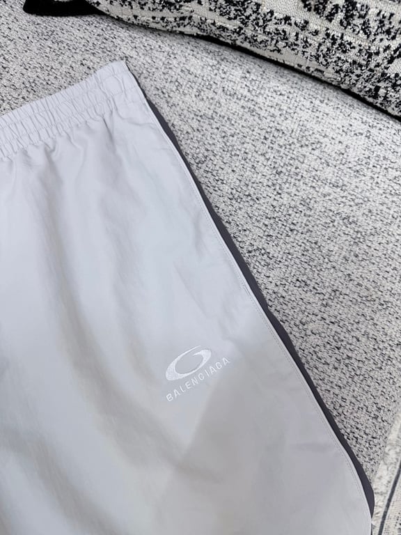 Balenciaga Two-Tone Windbreaker and Shorts Set - 18