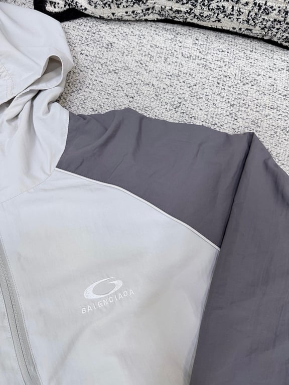 Balenciaga Two-Tone Windbreaker and Shorts Set - 9