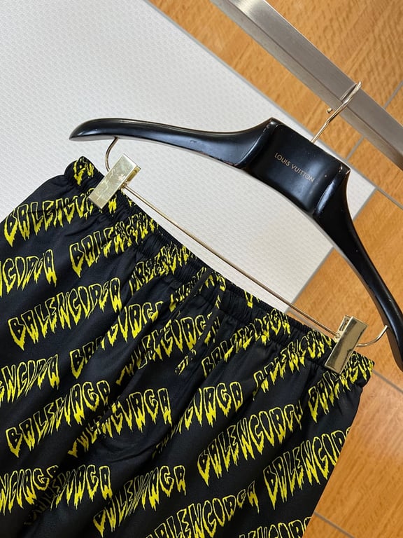Balenciaga Slime Logo Shirt and Shorts Set - 8