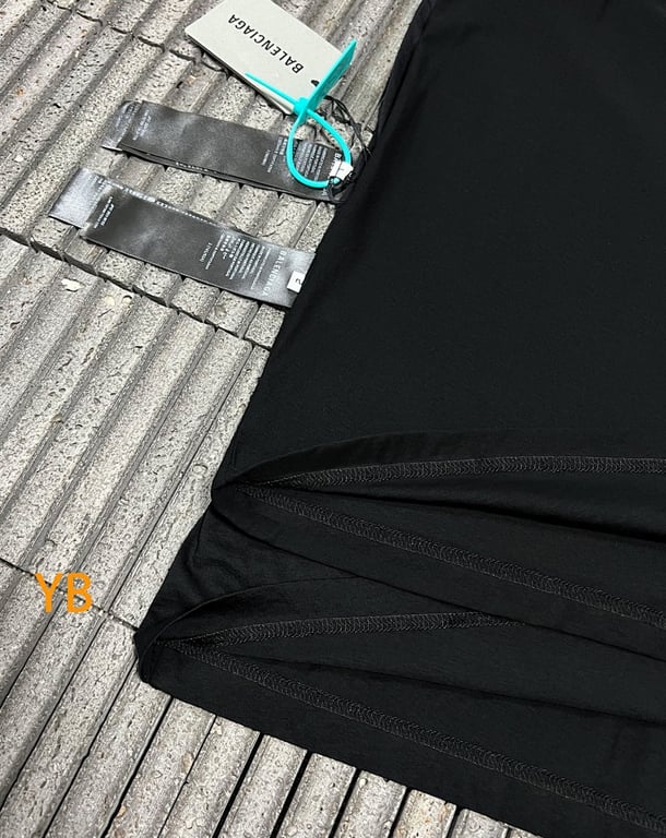 Balenciaga Graphic Logo T-Shirt Black 52056−51L - 14