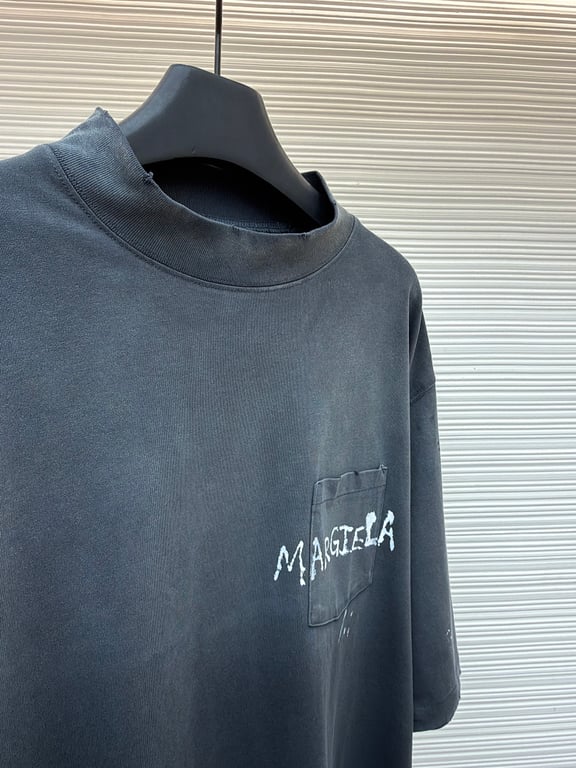 Maison Margiela Distressed Logo Pocket T-Shirt Faded Black - 11