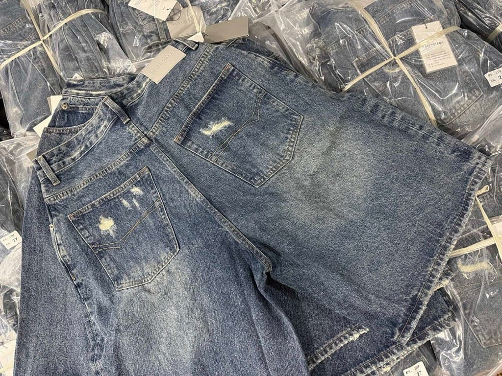 Balenciaga Wide-Leg Pleated Denim Shorts Blue - 16