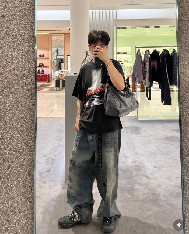 Balenciaga GV10 Graphic T-Shirt Black - 4