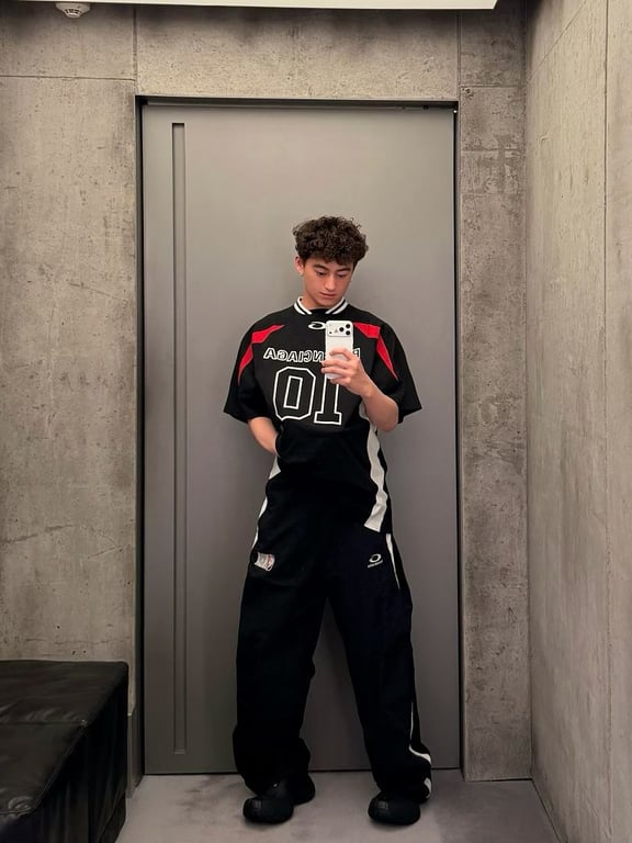 Balenciaga 10 Logo Jersey T-Shirt - 5