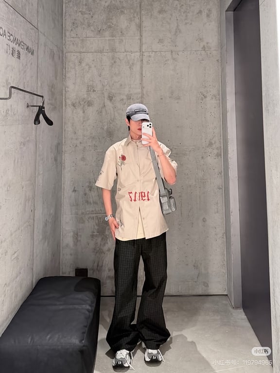 Balenciaga 1917 Graphic Short Sleeve Shirt Beige - 3