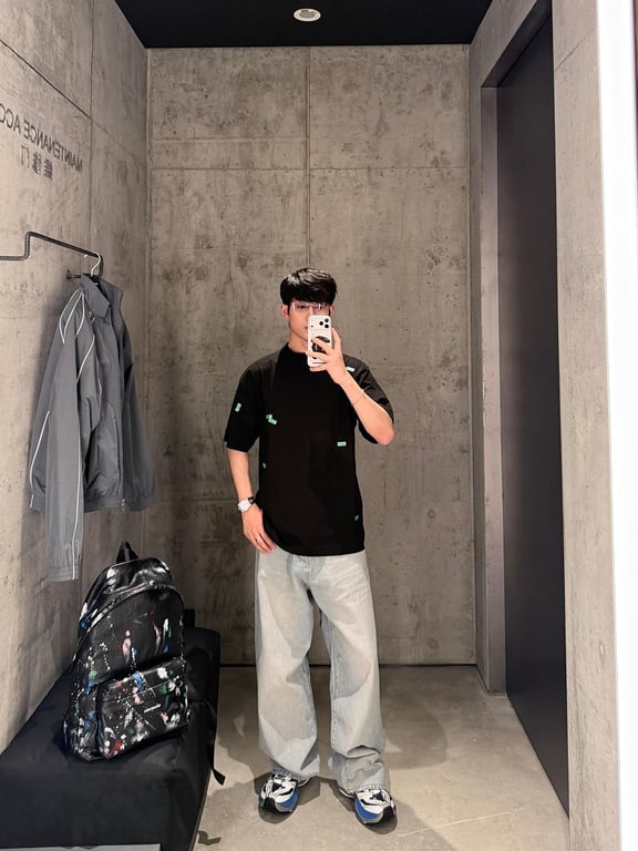 Balenciaga Sticker Detail T-Shirt 326099-5L - 3