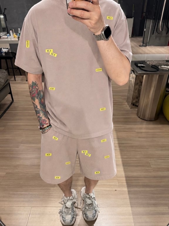 Balenciaga Sticker Detail T-Shirt 326099-5L - 4
