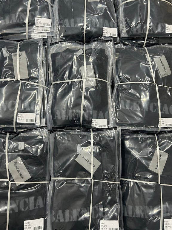 Balenciaga Spray Logo Distressed T-Shirt - 5
