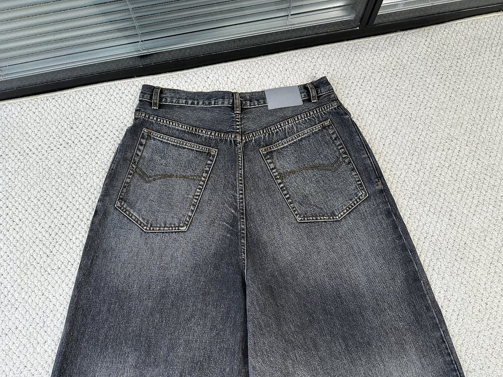 Balenciaga Wide-Leg Logo Jeans Grey - 10