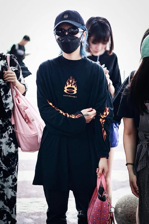 Balenciaga Flame Graphic Long Sleeve Black - 17
