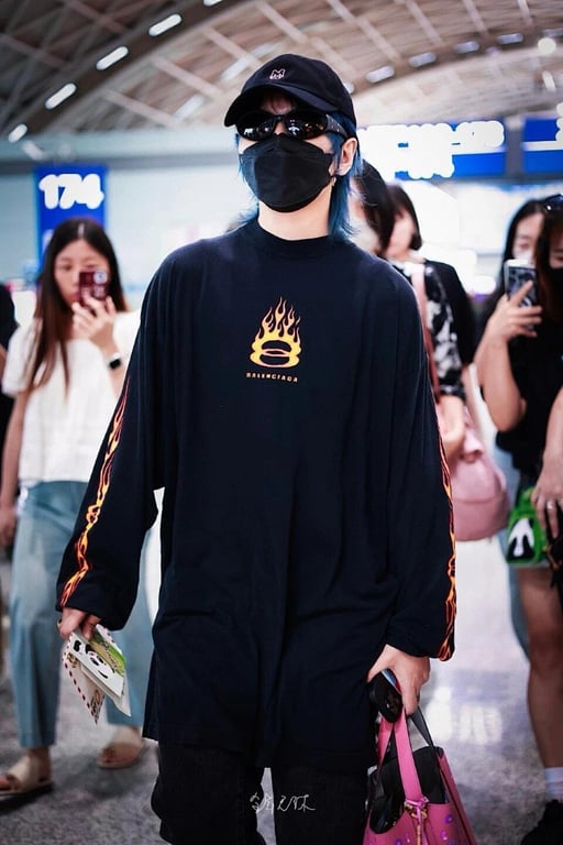 Balenciaga Flame Graphic Long Sleeve Black - 19
