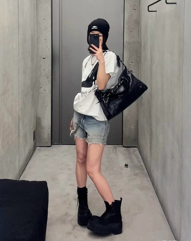 Balenciaga Knife Pump Graphic T-Shirt - 3