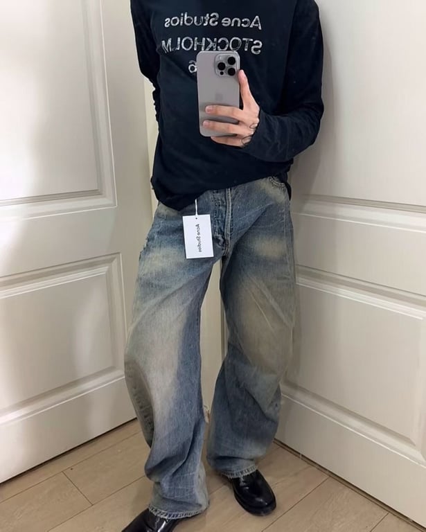 Acne Studios 3016-39L Distressed Jeans - 3