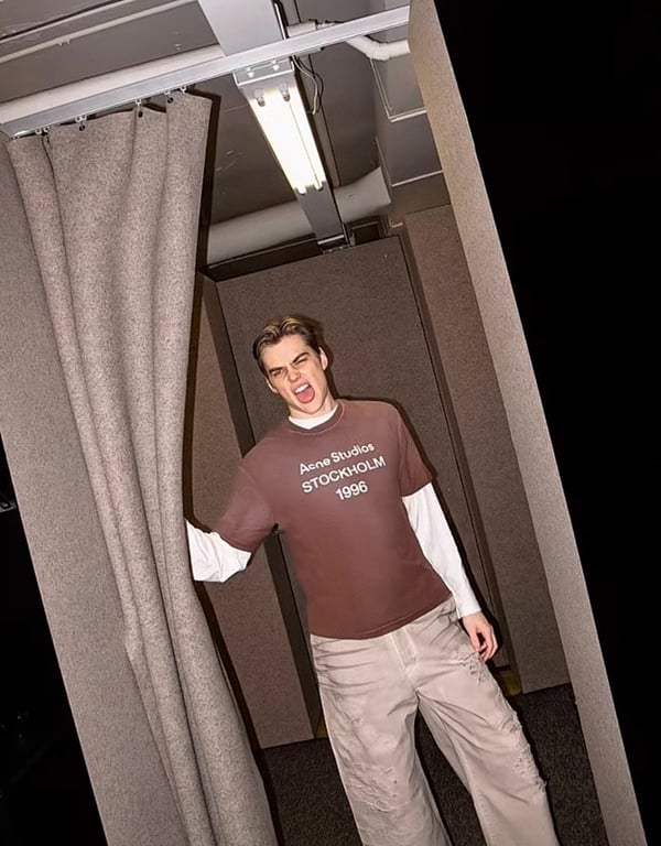 Acne Studios Stockholm 1996 Graphic T-Shirt Brown - 5