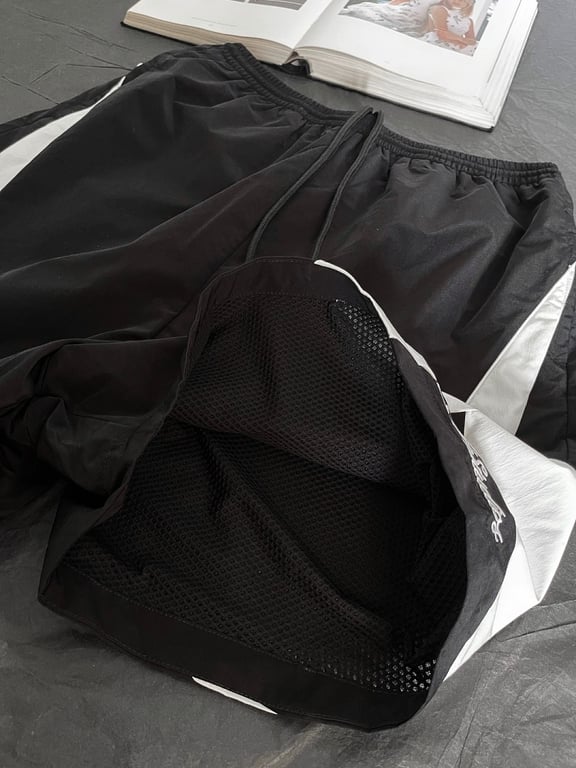 Acne Studios 6B832-60L Contrast Shorts - 8