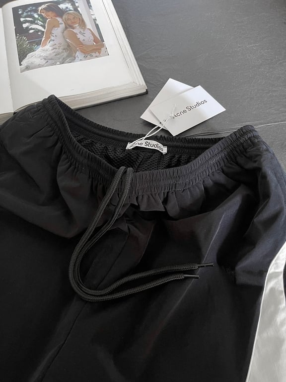 Acne Studios 6B832-60L Contrast Shorts - 10