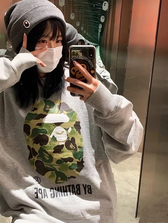 BAPE Ape Head Graphic Sweatshirt - 11