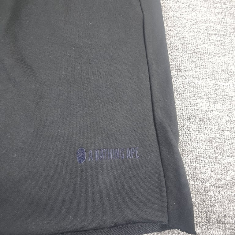 BAPE Logo Raw Hem Sweat Shorts - 25