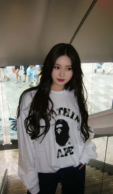 BAPE College Logo Long-Sleeved T-Shirt - 11
