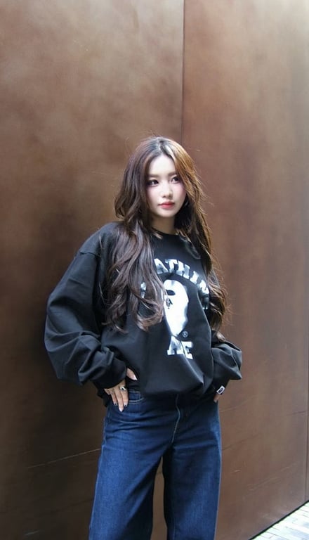 BAPE College Logo Long-Sleeved T-Shirt - 21