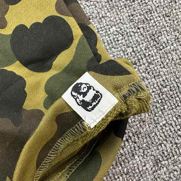 BAPE Shark Camo Shorts - 2