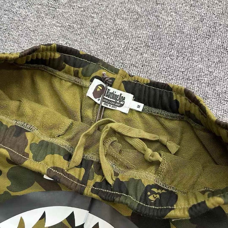 BAPE Shark Camo Shorts - 4